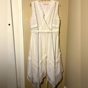 SOFT SURROUNDINGS WHITE LACE VILETTE DRESS  HANDKERCHIEF HEM SIZE PM